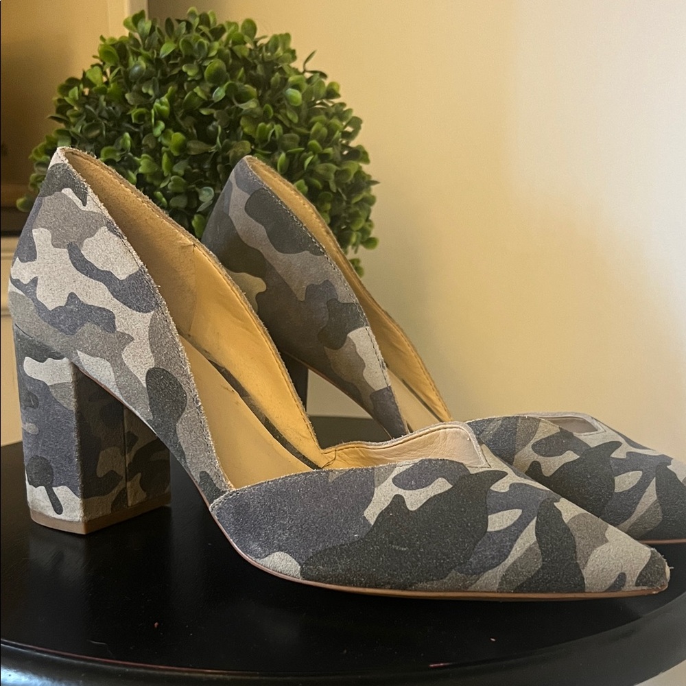 1. State Camouflage Block Heels